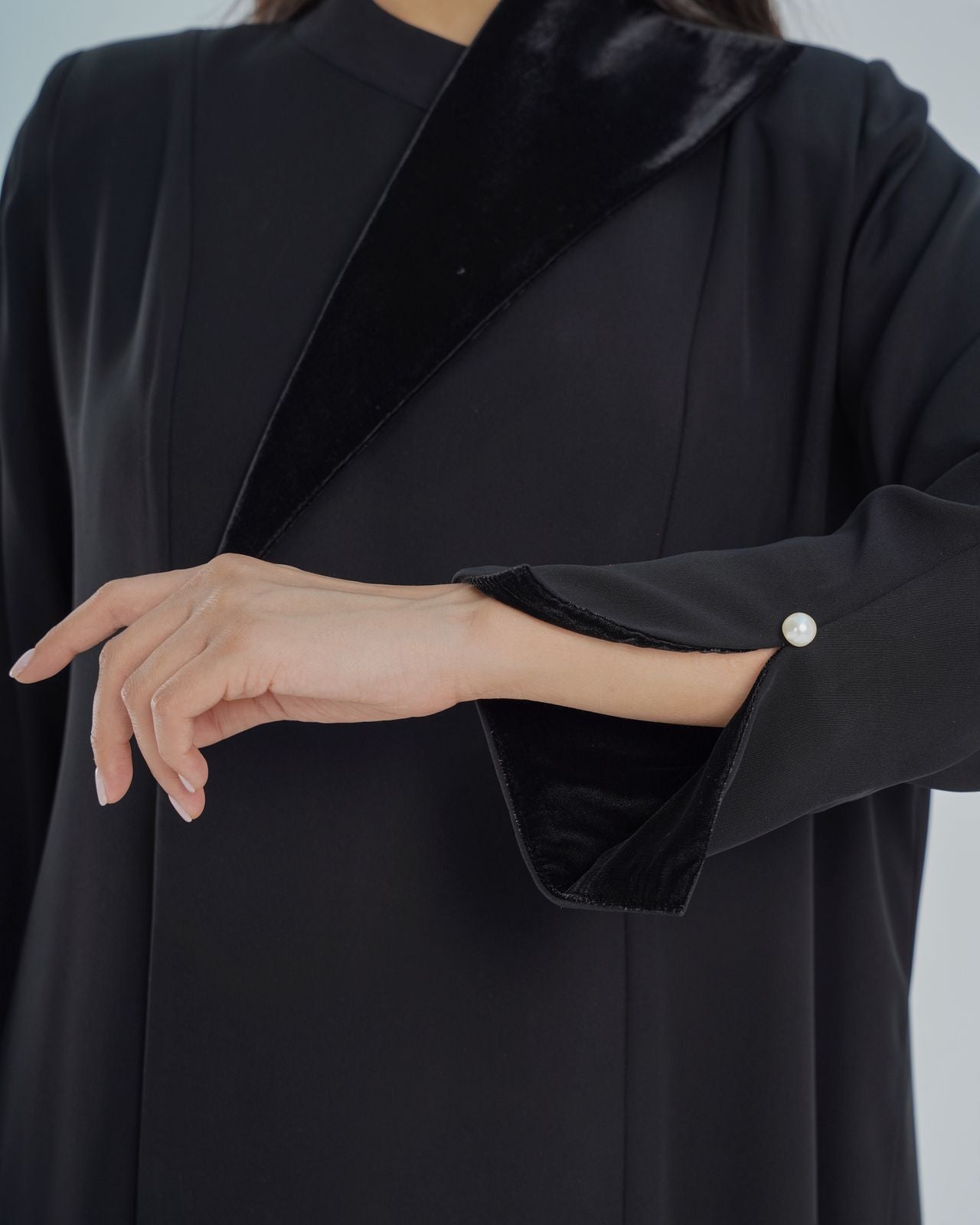 Crepe Abaya Velvet Collar Dar Al Mutahajiba