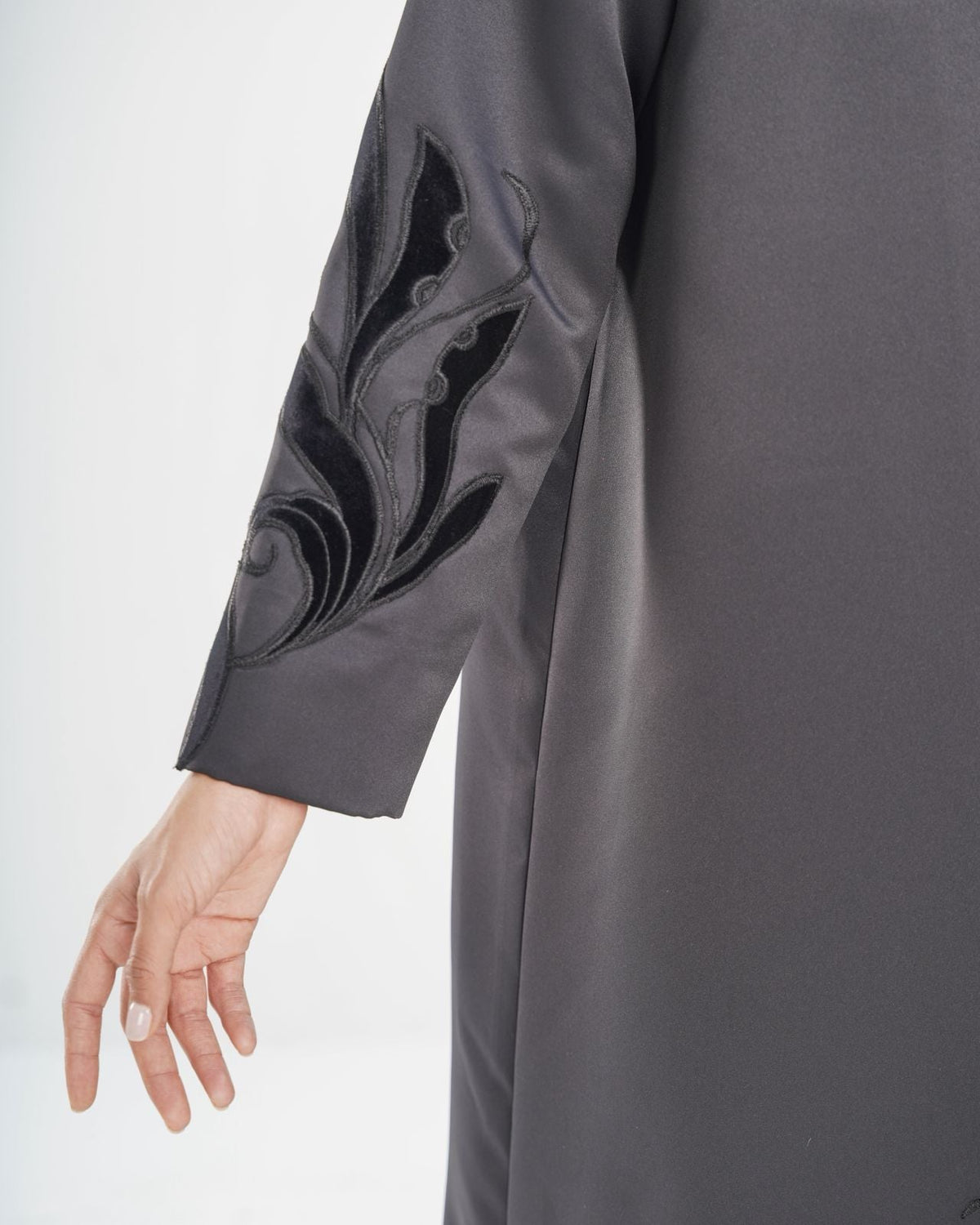 Velvet Embroidered Abaya Dar Al Mutahajiba