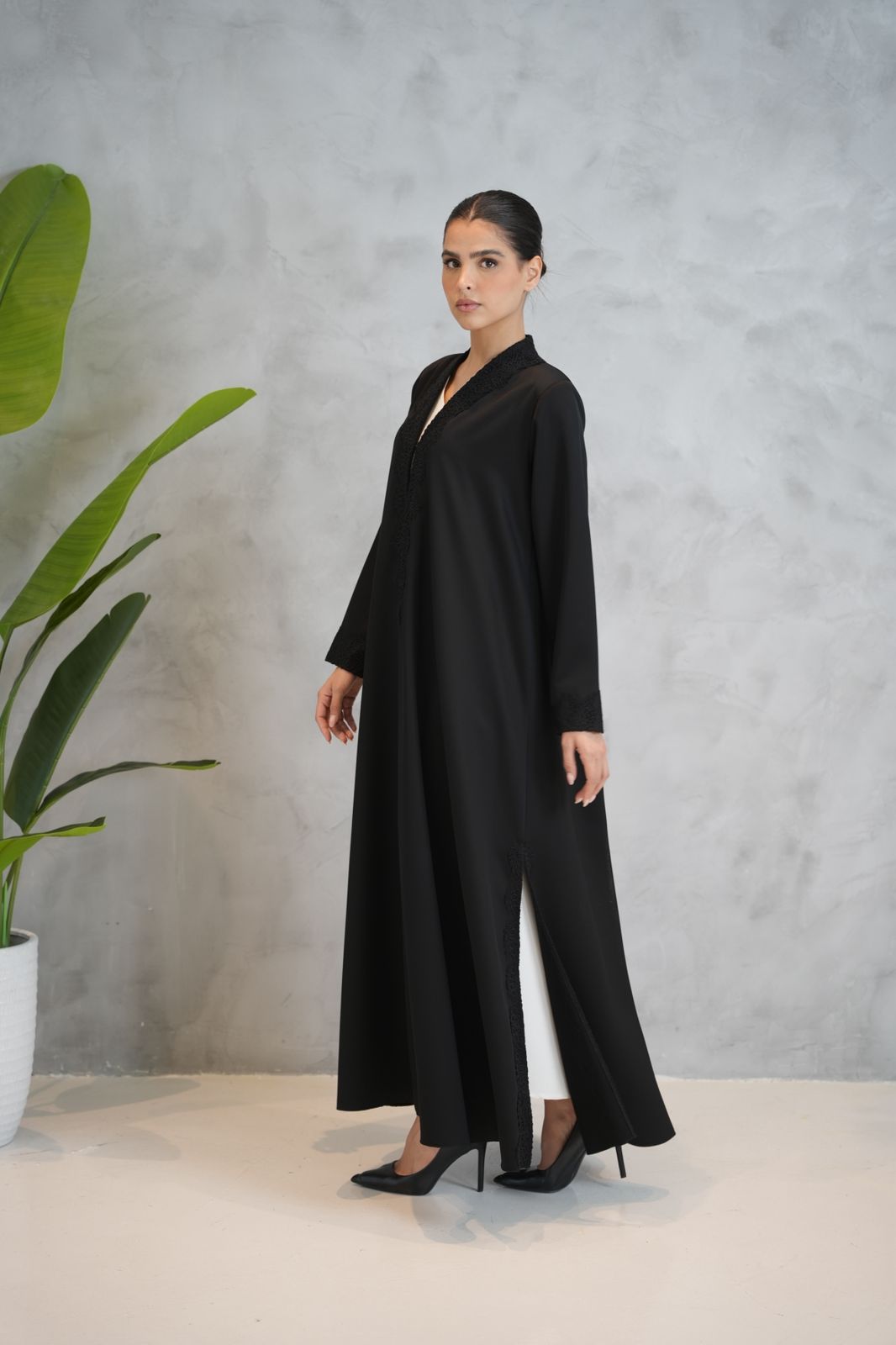 Black Crepe Abaya Dar Al Mutahajiba