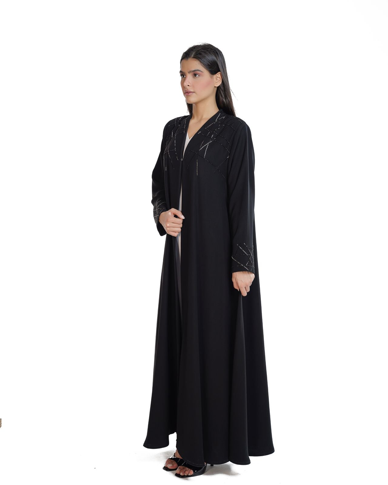 Layali Abaya  لمسة ليلية من الاناقة